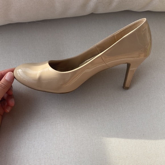 Comfort plus nude heels - Picture 2 of 3